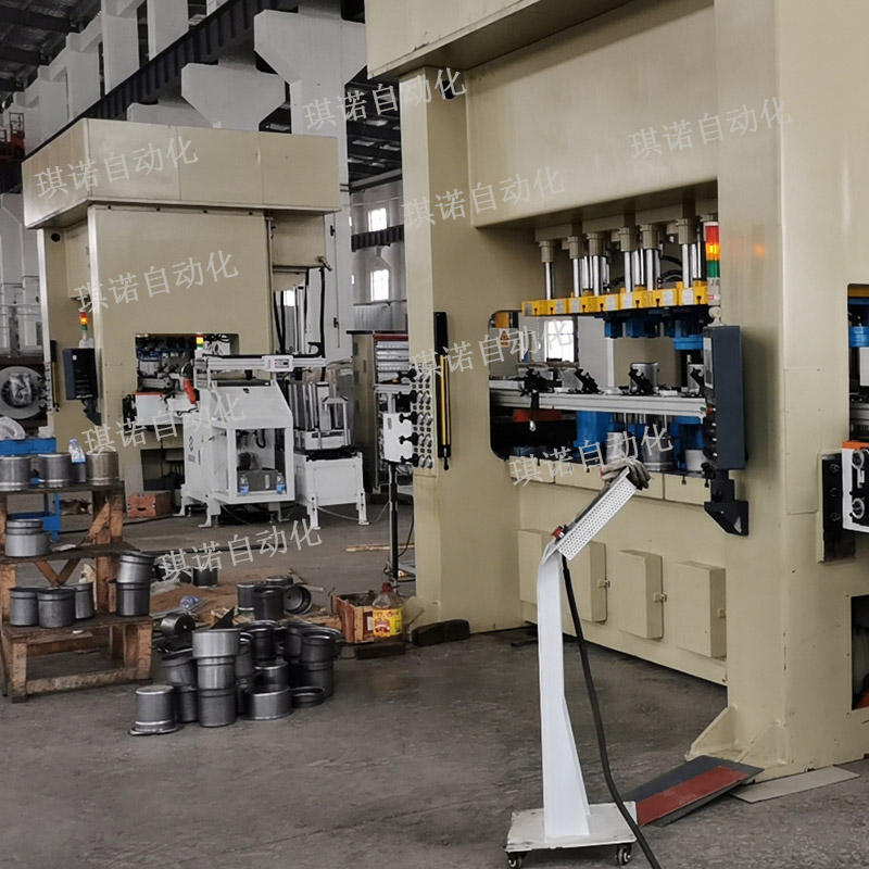 工業(yè)機(jī)器人 工業(yè)機(jī)器人