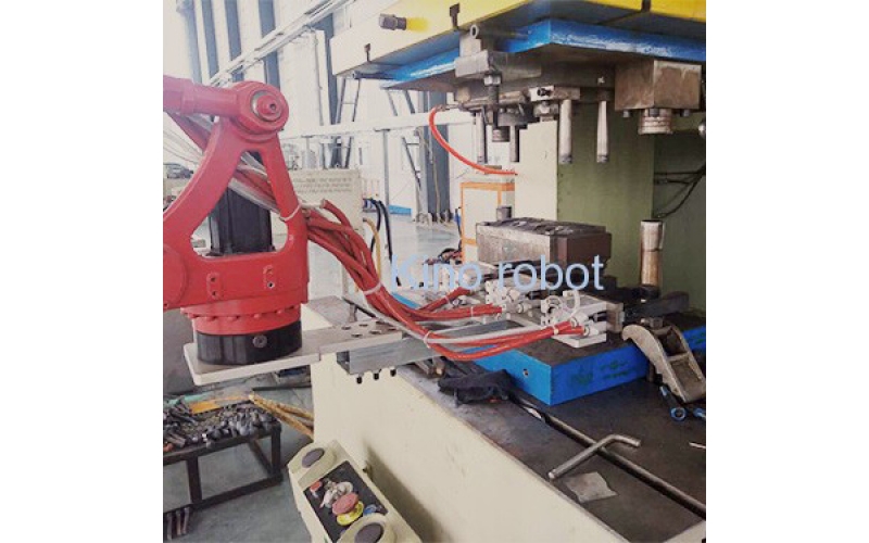 熱鍛機(jī)械手在鍛壓線中的操作流程