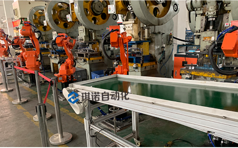 高效精準(zhǔn)！沖壓機(jī)械手的應(yīng)用領(lǐng)域及優(yōu)勢(shì)分析