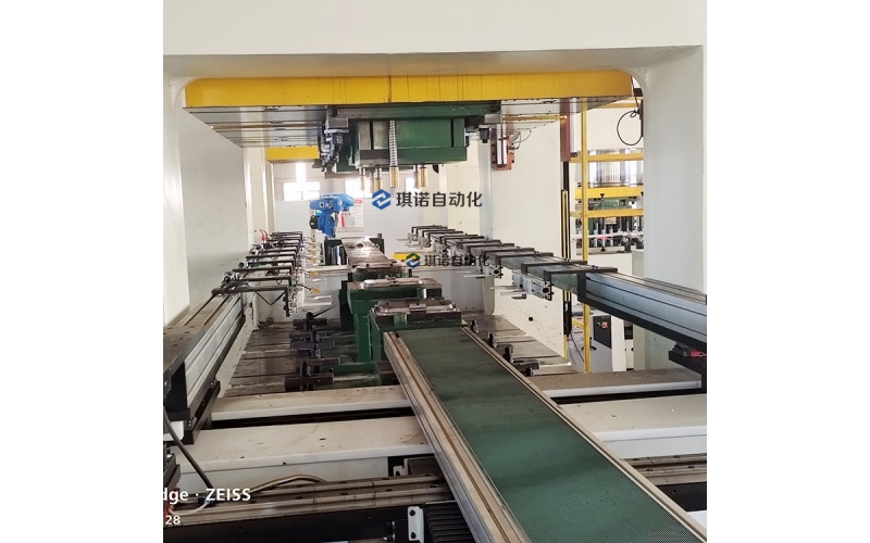 單機(jī)多工位機(jī)械手與多臺(tái)連線(xiàn)沖壓機(jī)械手的區(qū)別